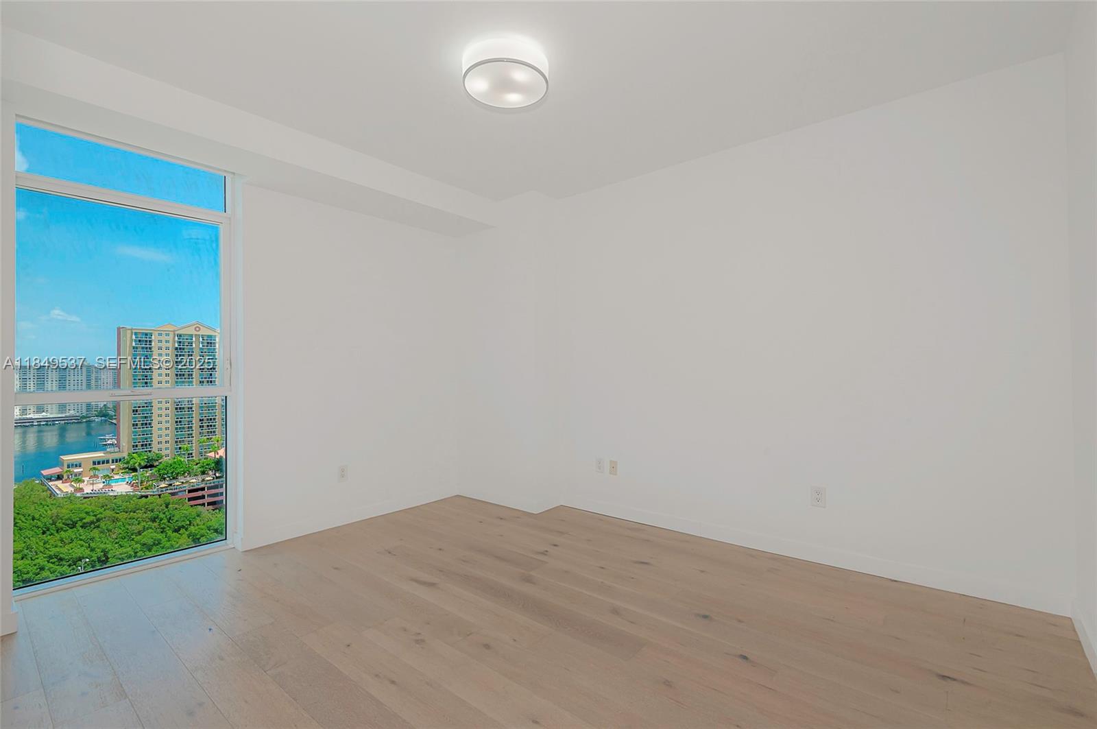 400 Sunny Isles Boulevard