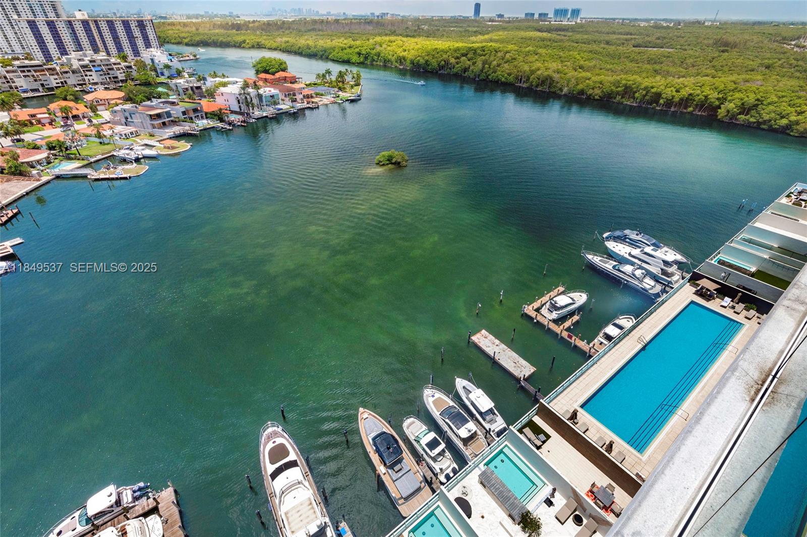 400 Sunny Isles Boulevard