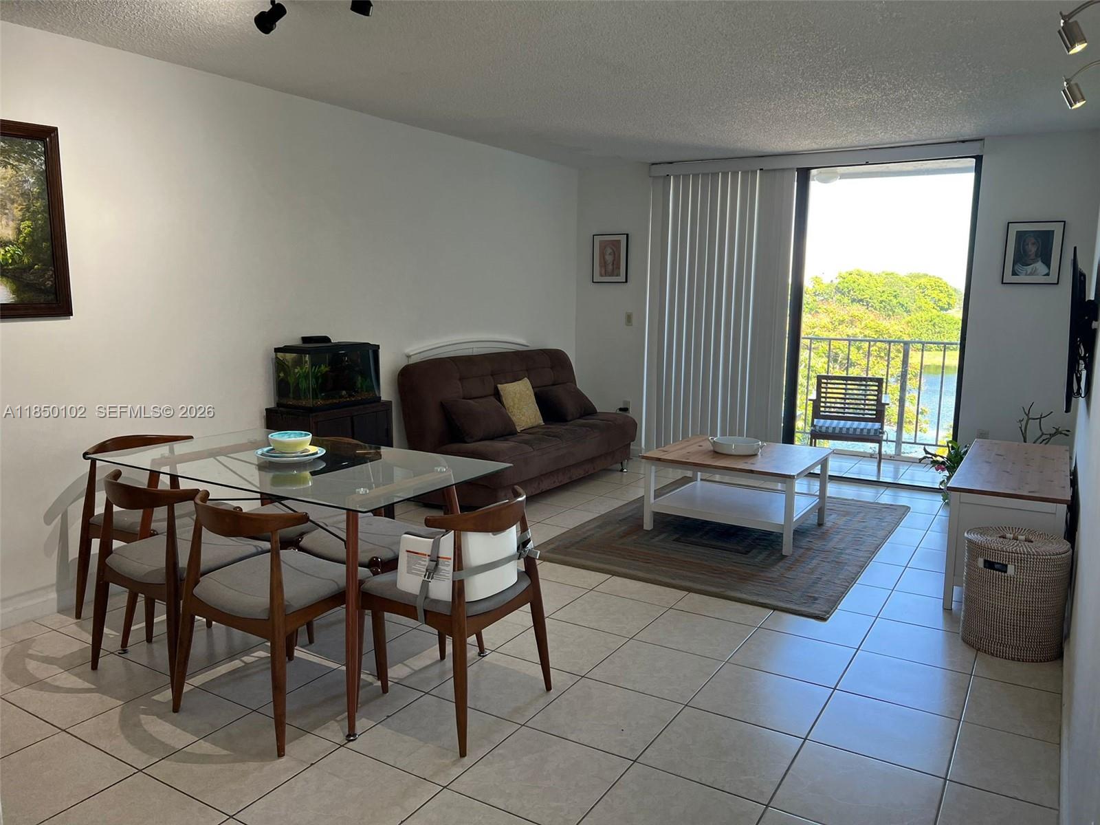 9682 Fontainebleau Boulevard