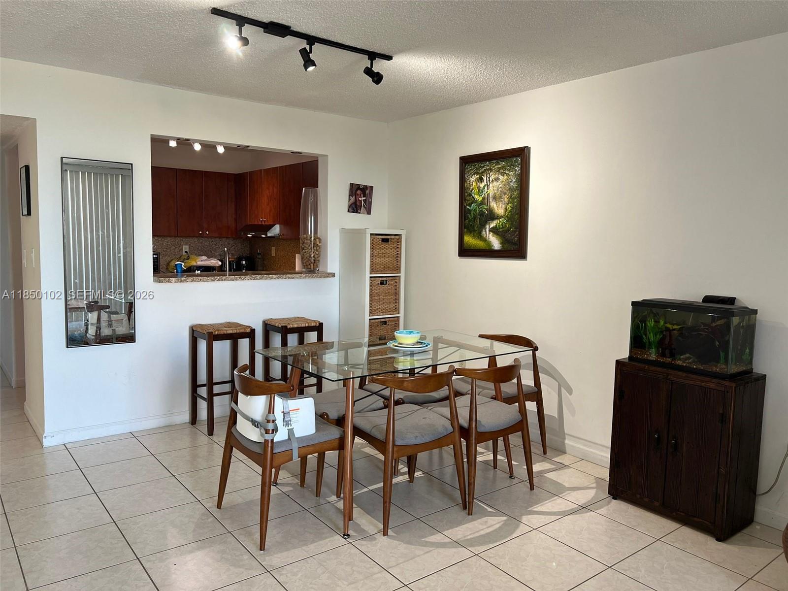 9682 Fontainebleau Boulevard