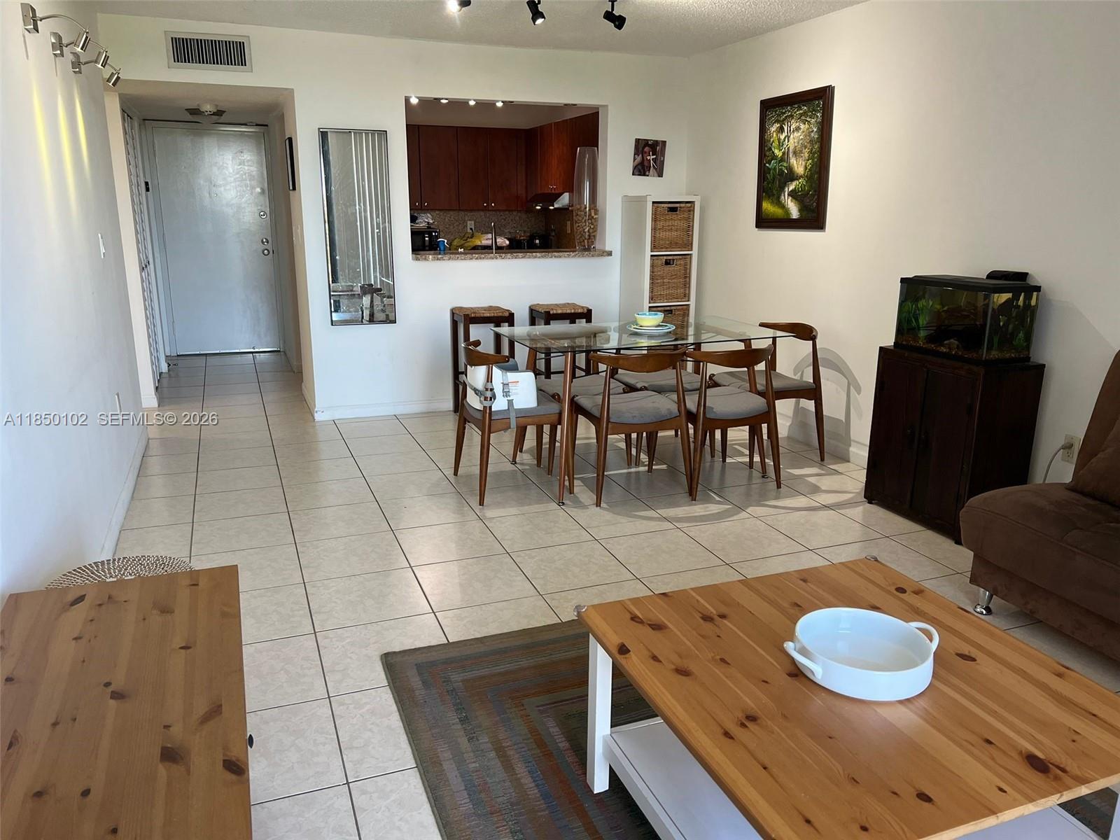 9682 Fontainebleau Boulevard