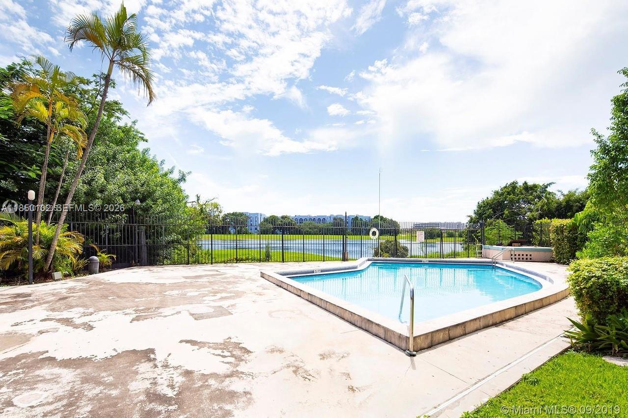 9682 Fontainebleau Boulevard