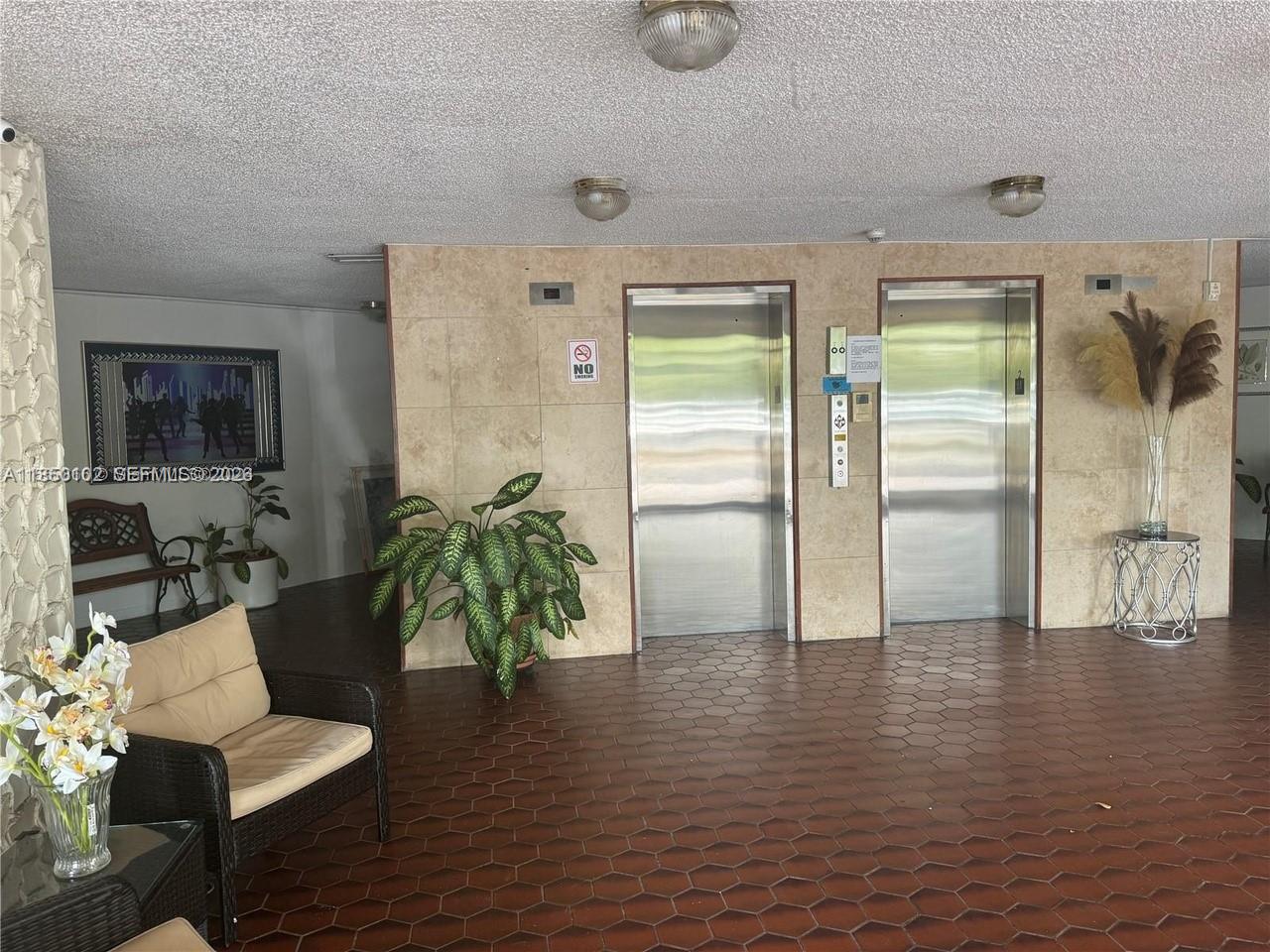 9682 Fontainebleau Boulevard