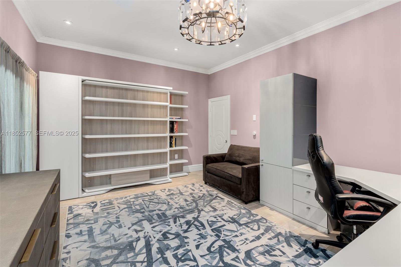 431 W Rivo Alto Drive
