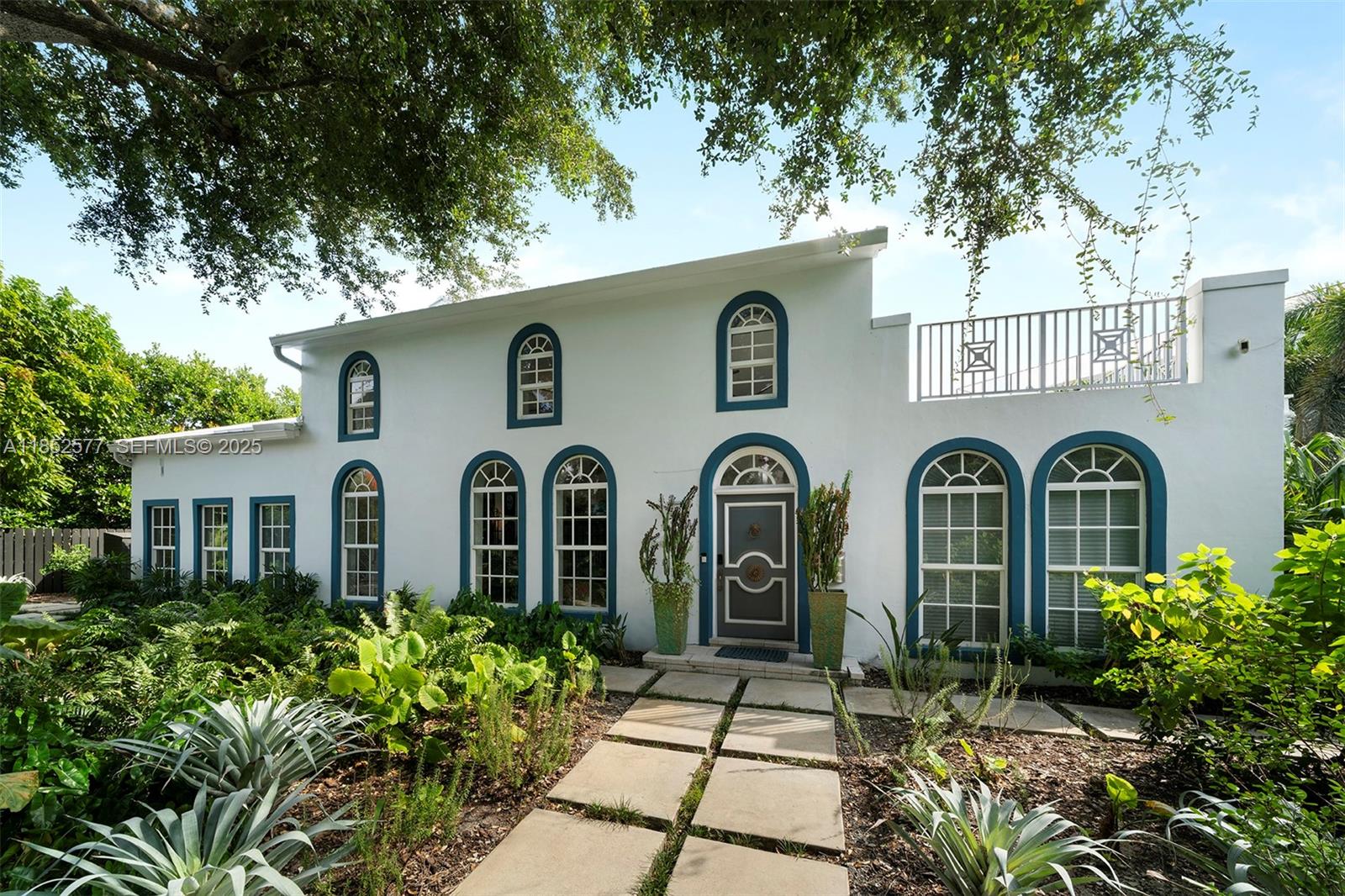 431 W Rivo Alto Drive