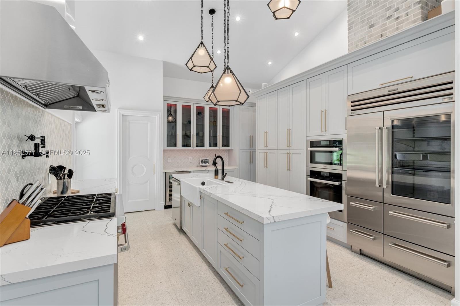 431 W Rivo Alto Drive