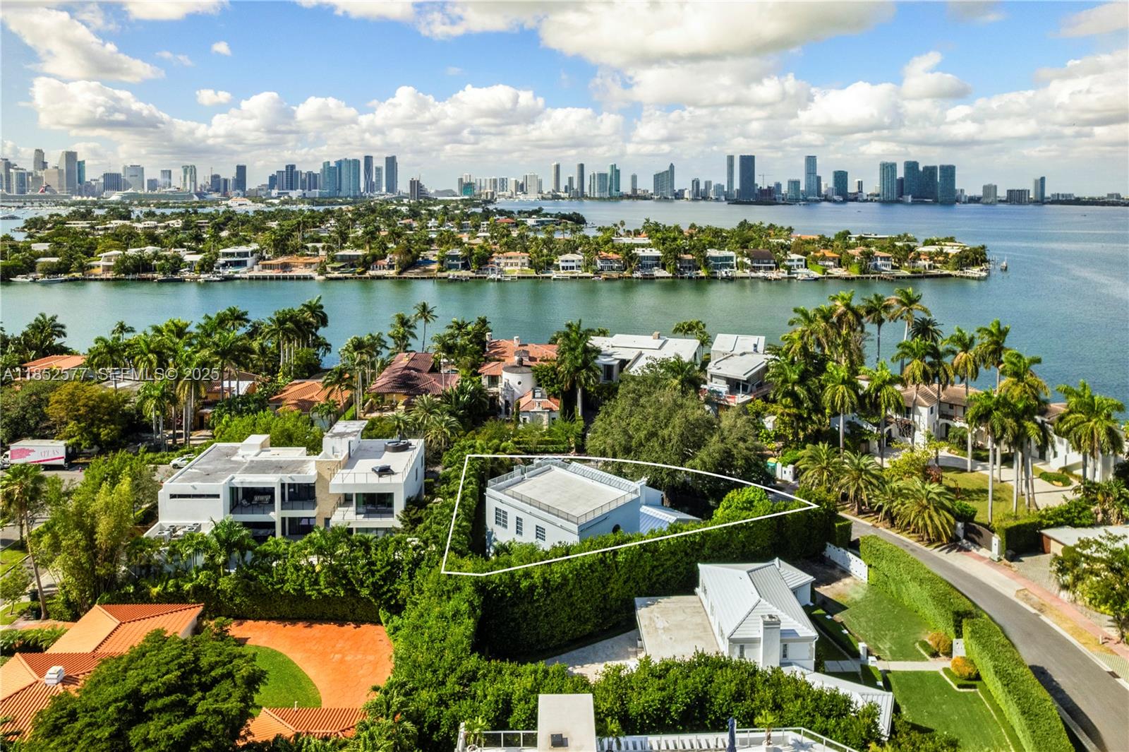 431 W Rivo Alto Drive