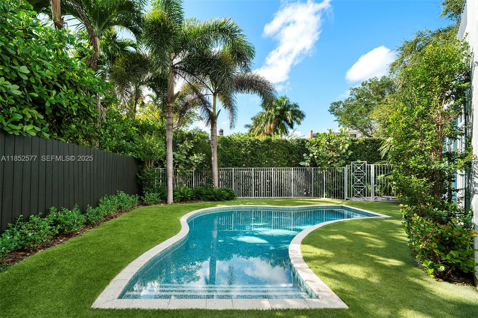 431 W Rivo Alto Drive
