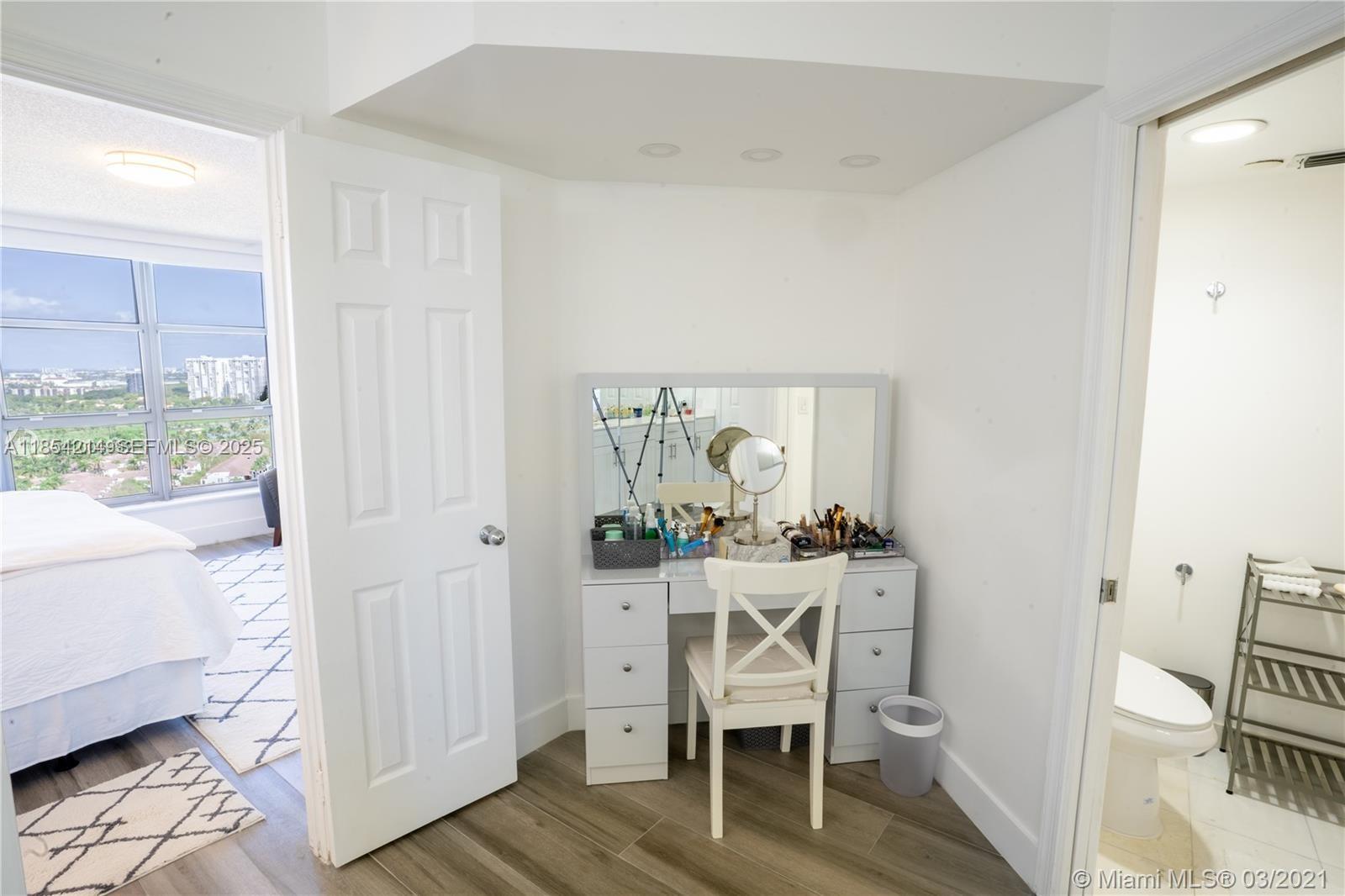 3530 Mystic Pointe Drive