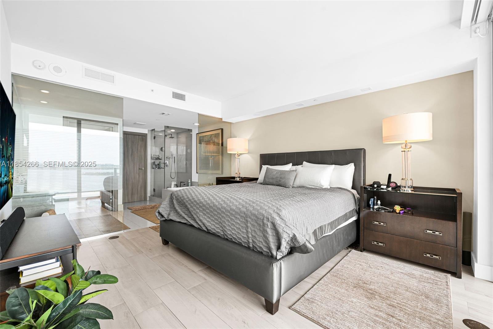 650 NE 32nd Street