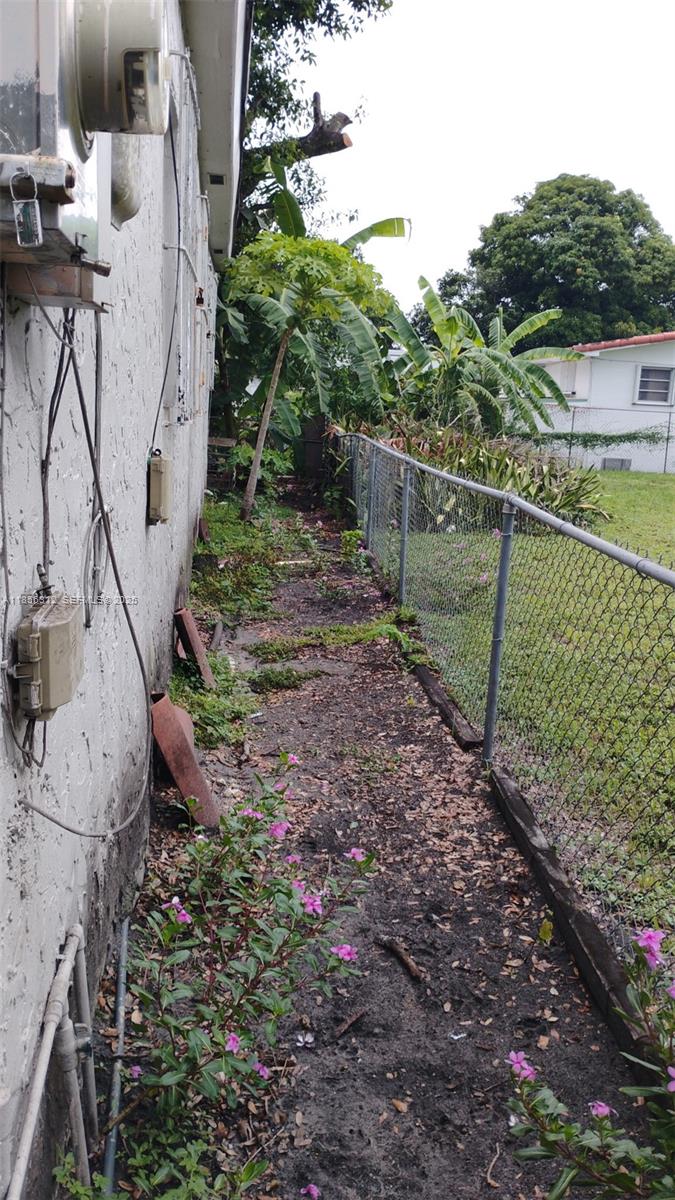 7312 NW 17th Court