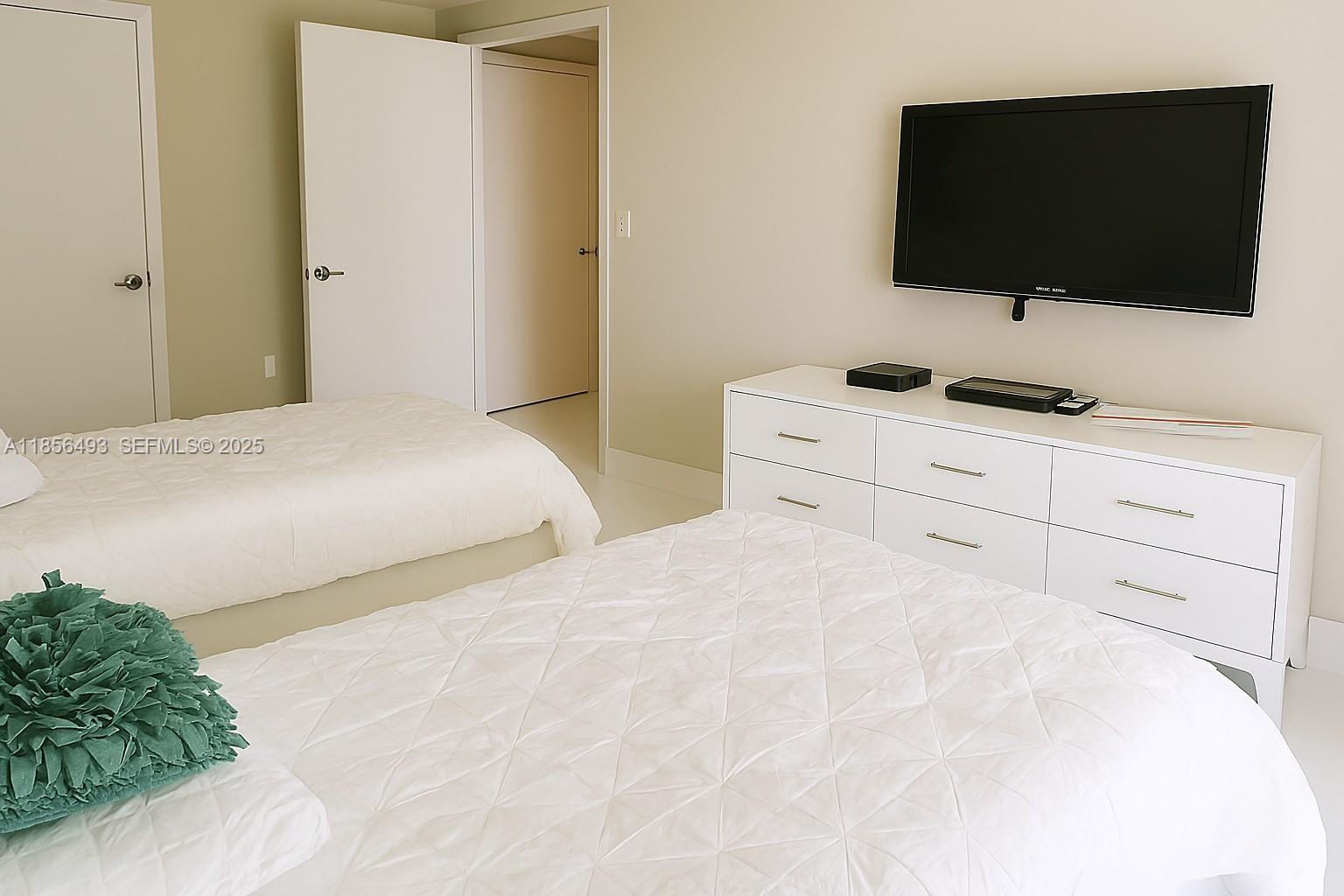 250 Sunny Isles Boulevard