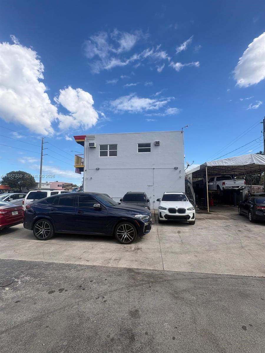 250 NE 44th Street