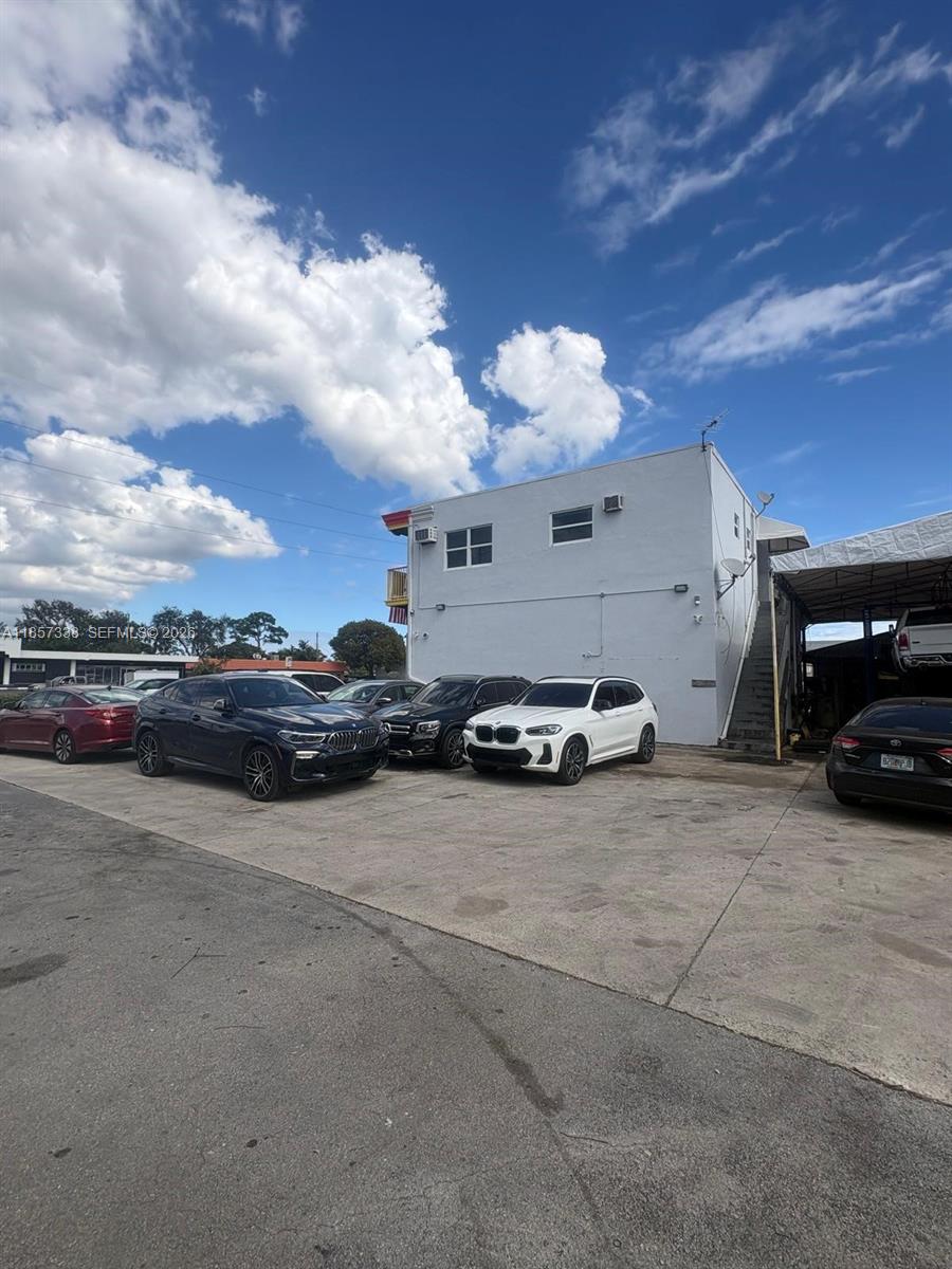 250 NE 44th Street