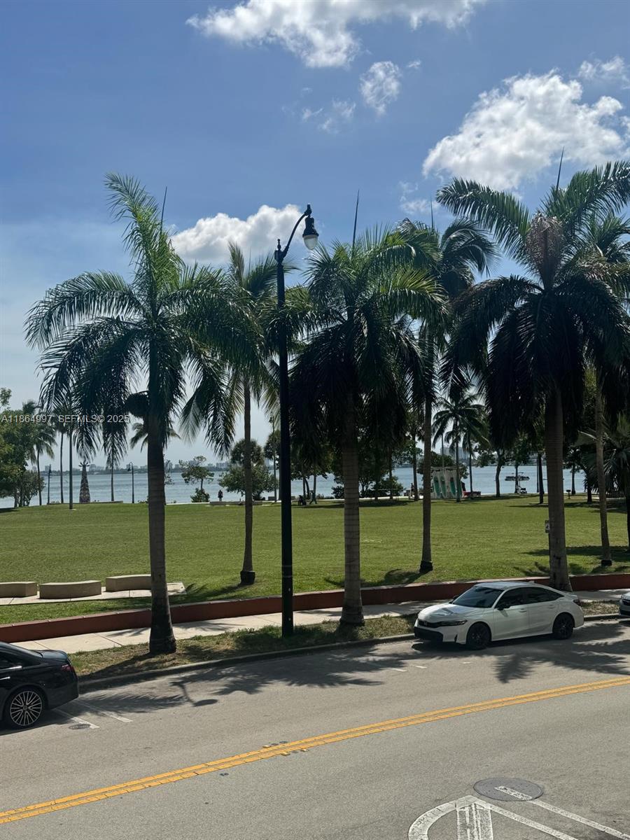 1900 N Bayshore Drive