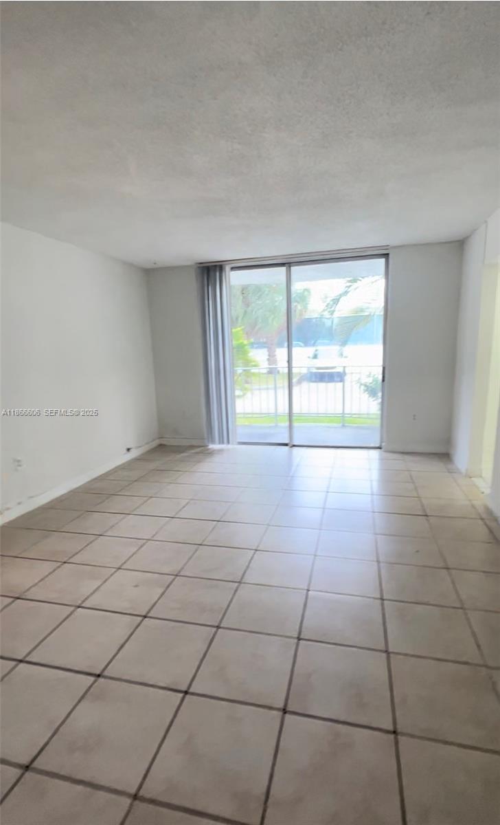 498 NW 165th St Road
