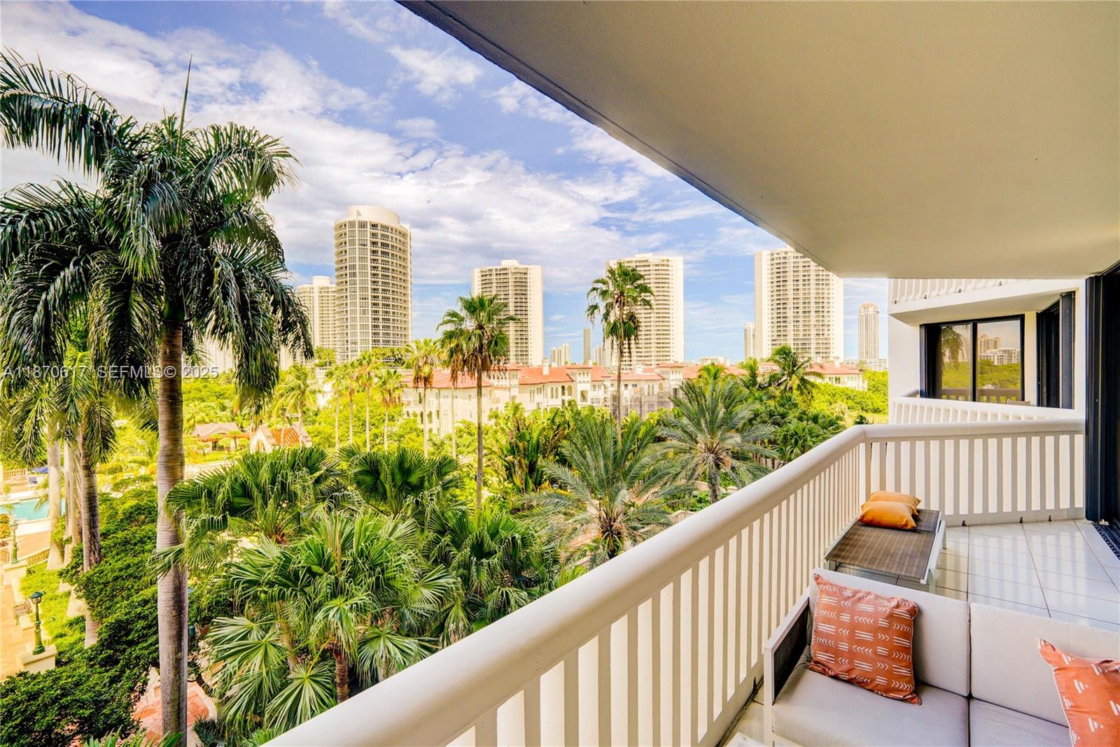 2000 Island Boulevard