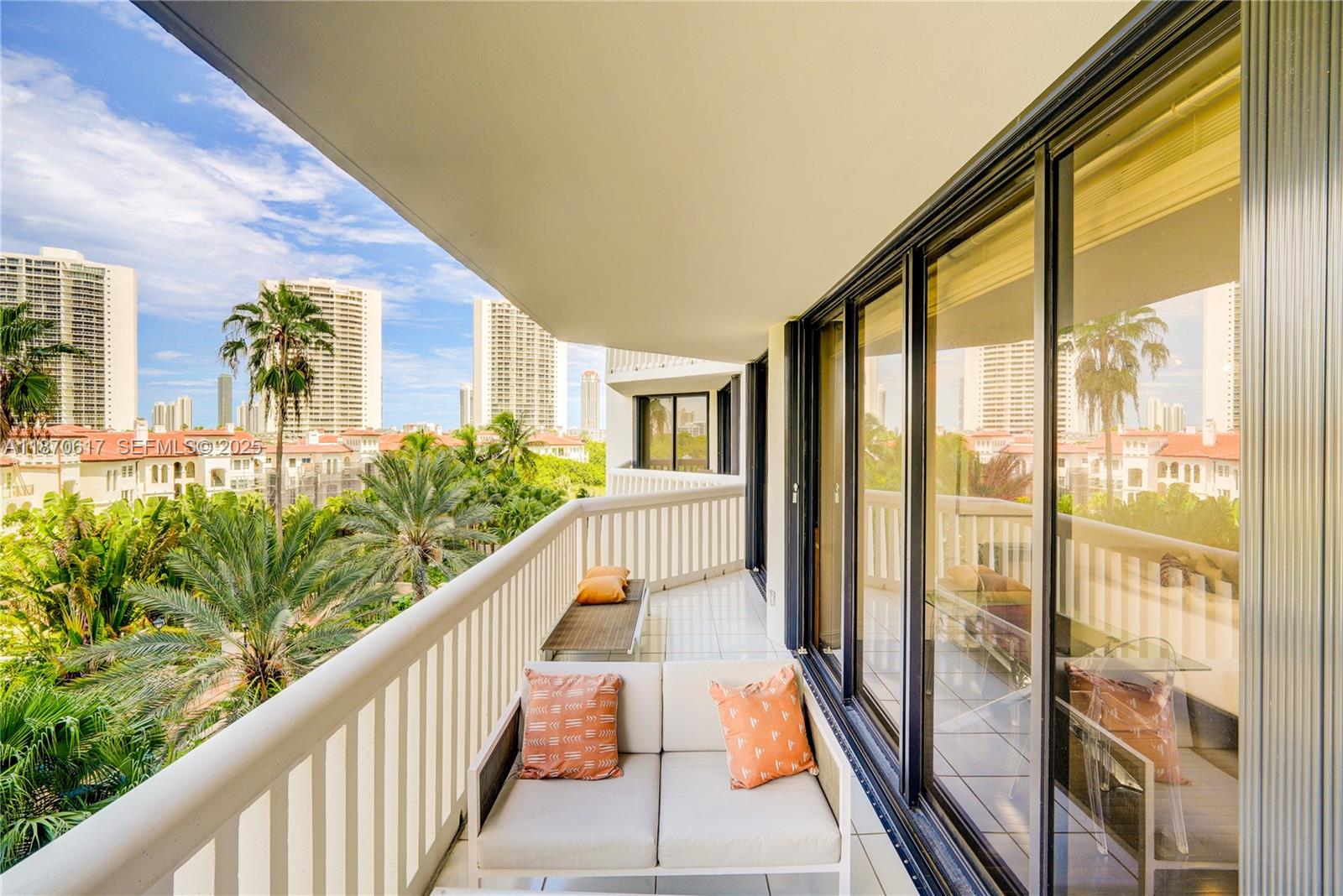 2000 Island Boulevard