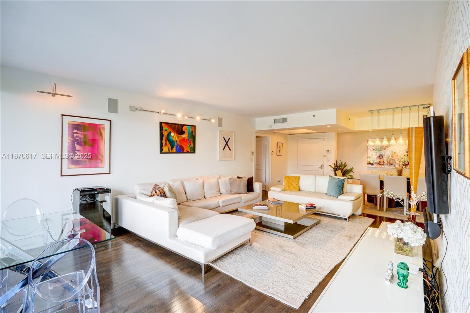 2000 Island Boulevard