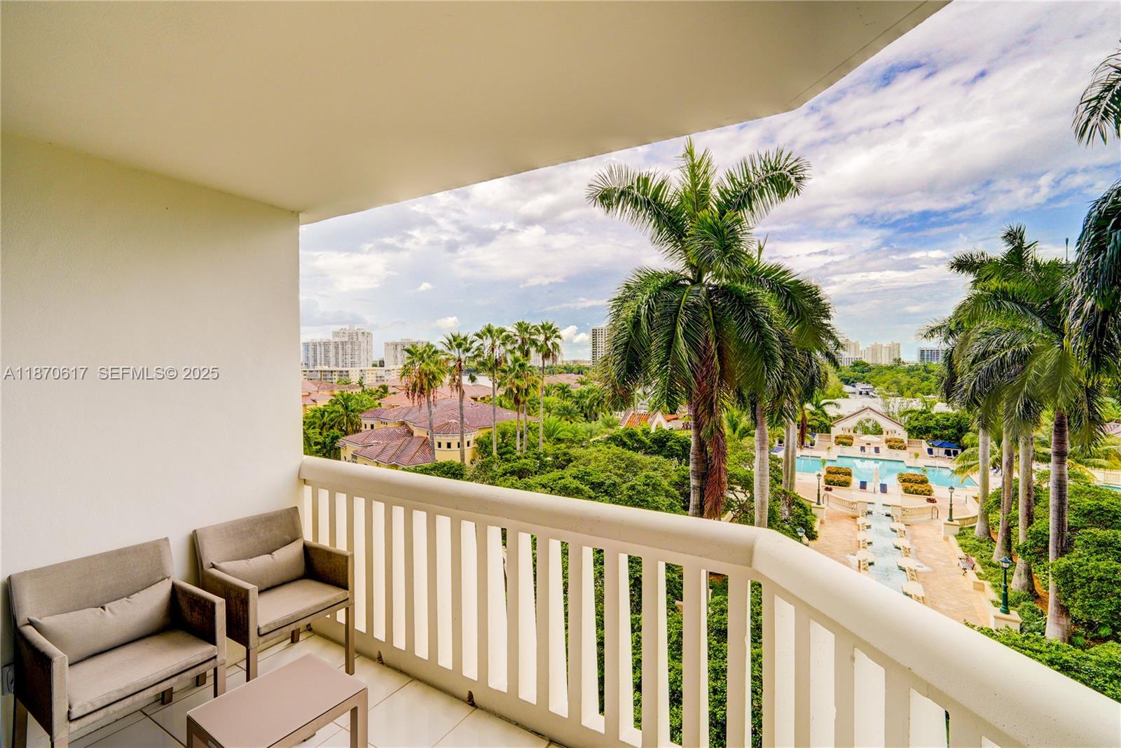 2000 Island Boulevard