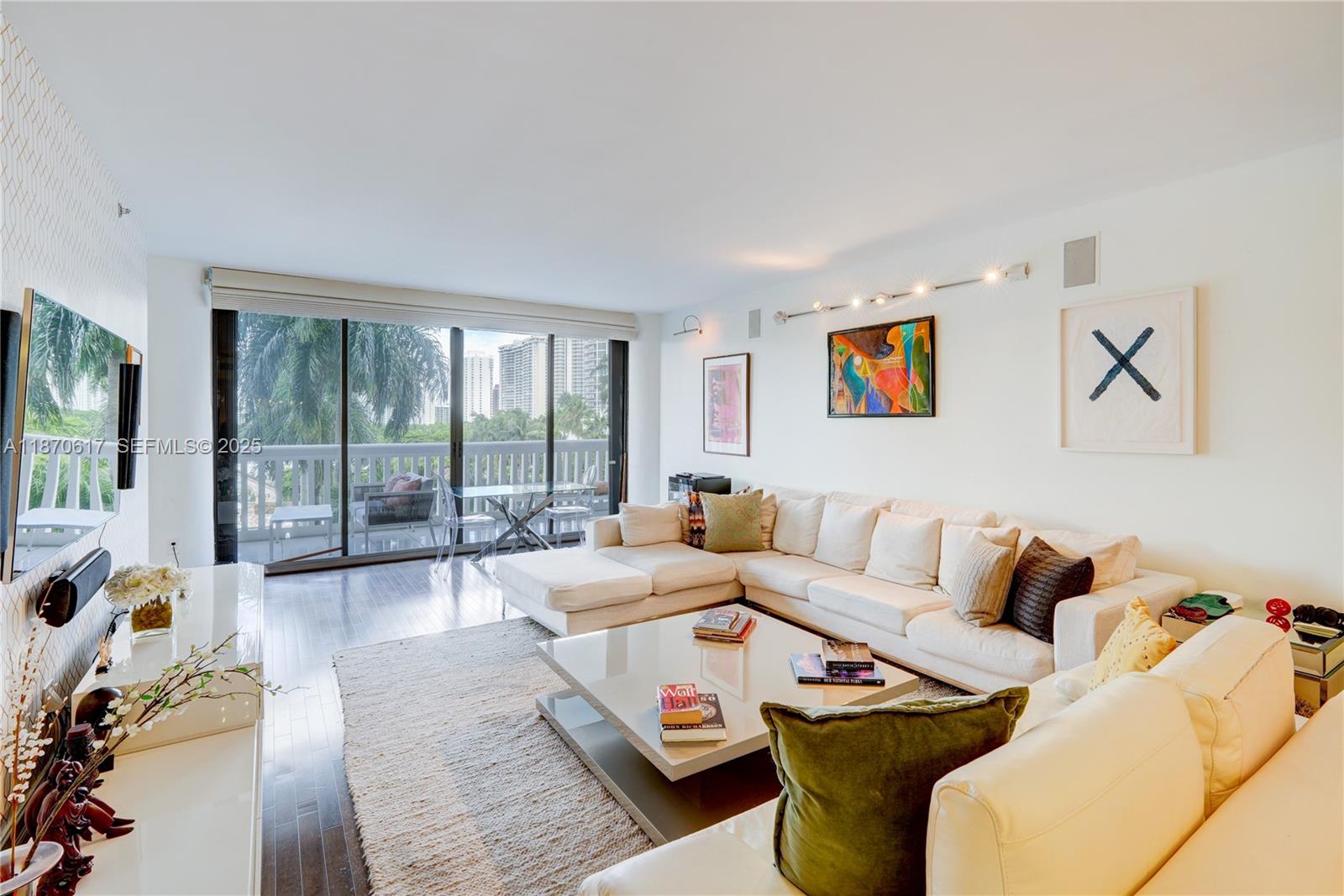 2000 Island Boulevard