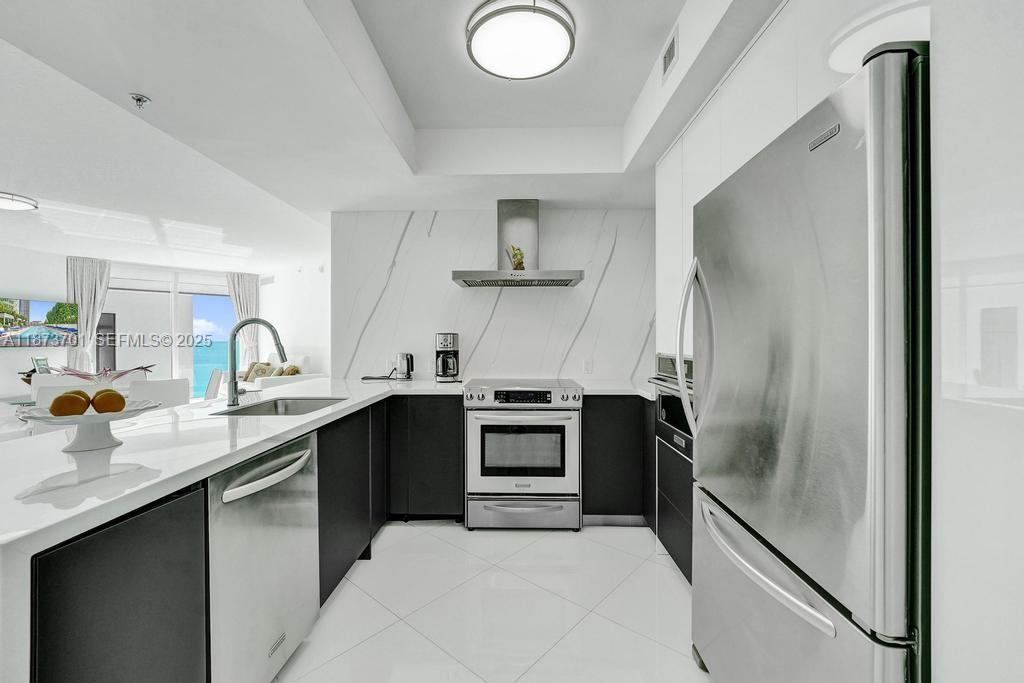 150 Sunny Isles Boulevard