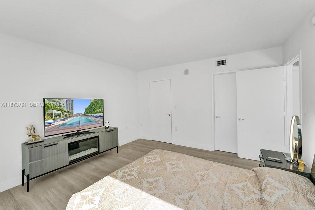 150 Sunny Isles Boulevard