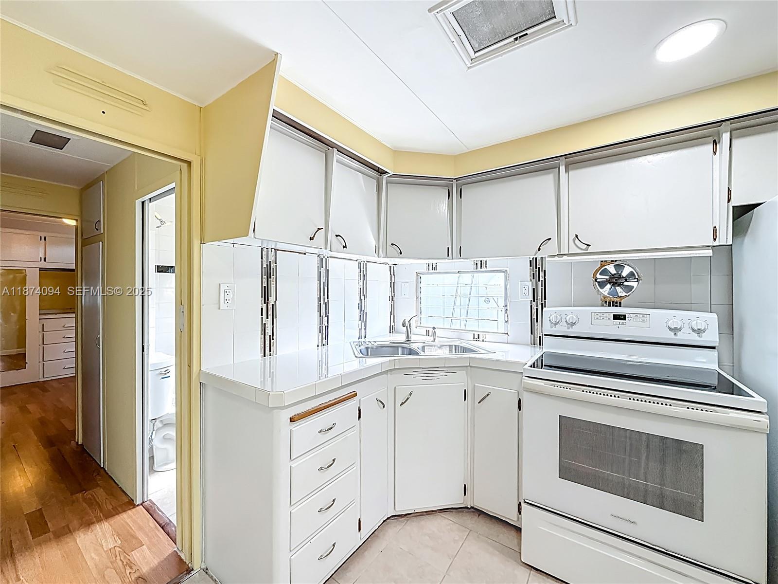 4165 S 88th Court gallery image #16