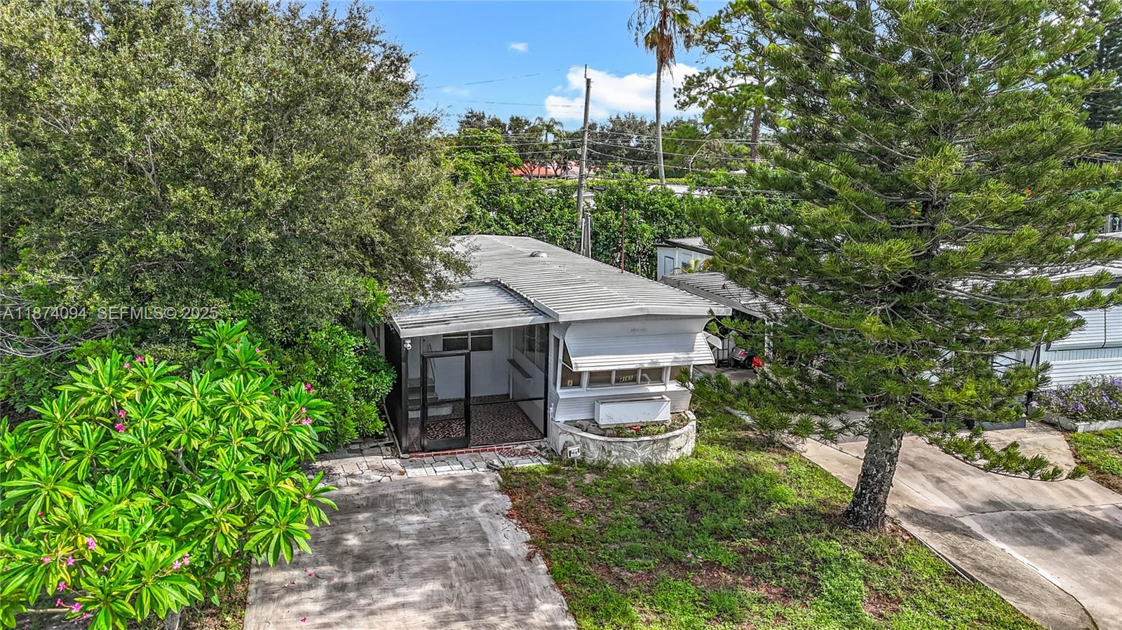 4165 S 88th Court gallery image #2