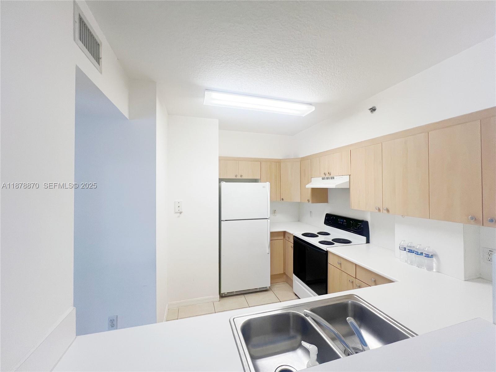 9340 Fontainebleau Boulevard