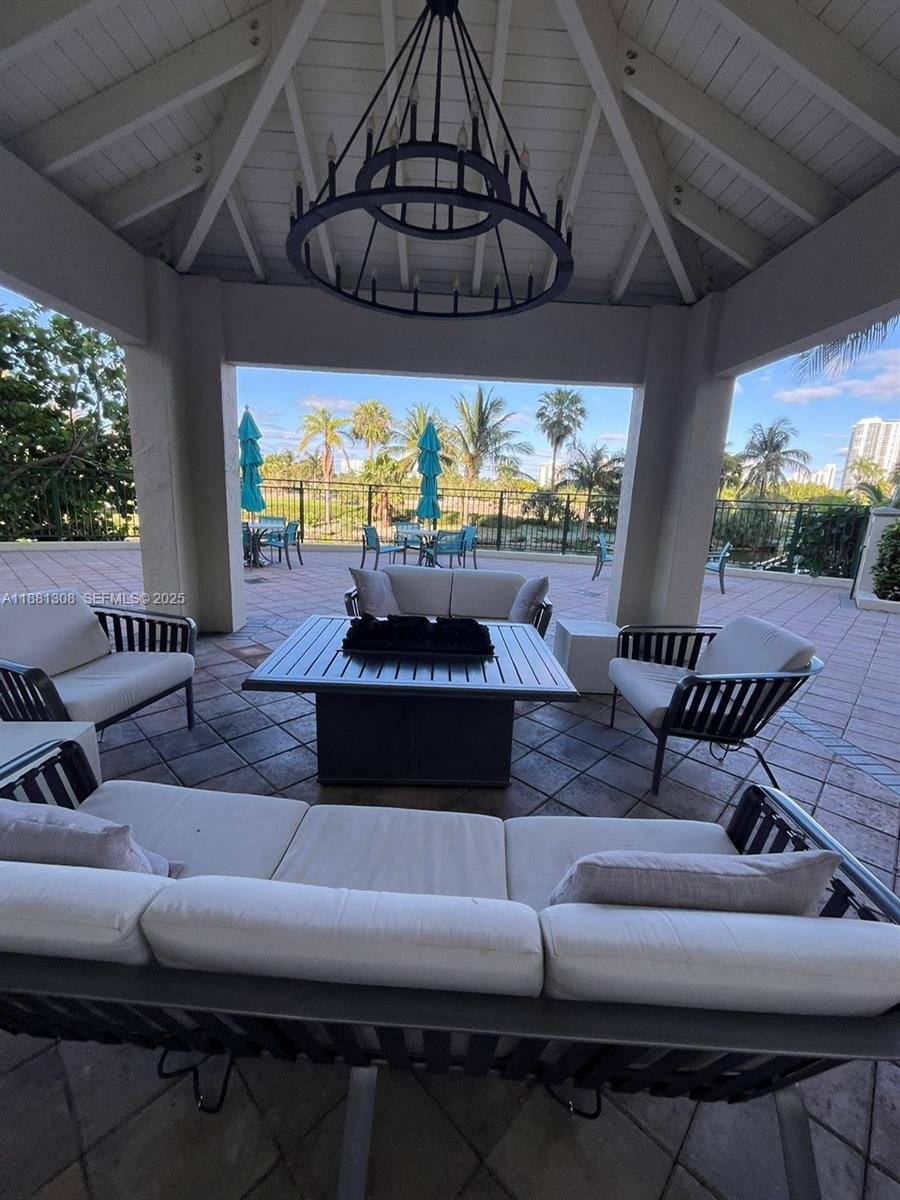 19501 W Country Club Drive