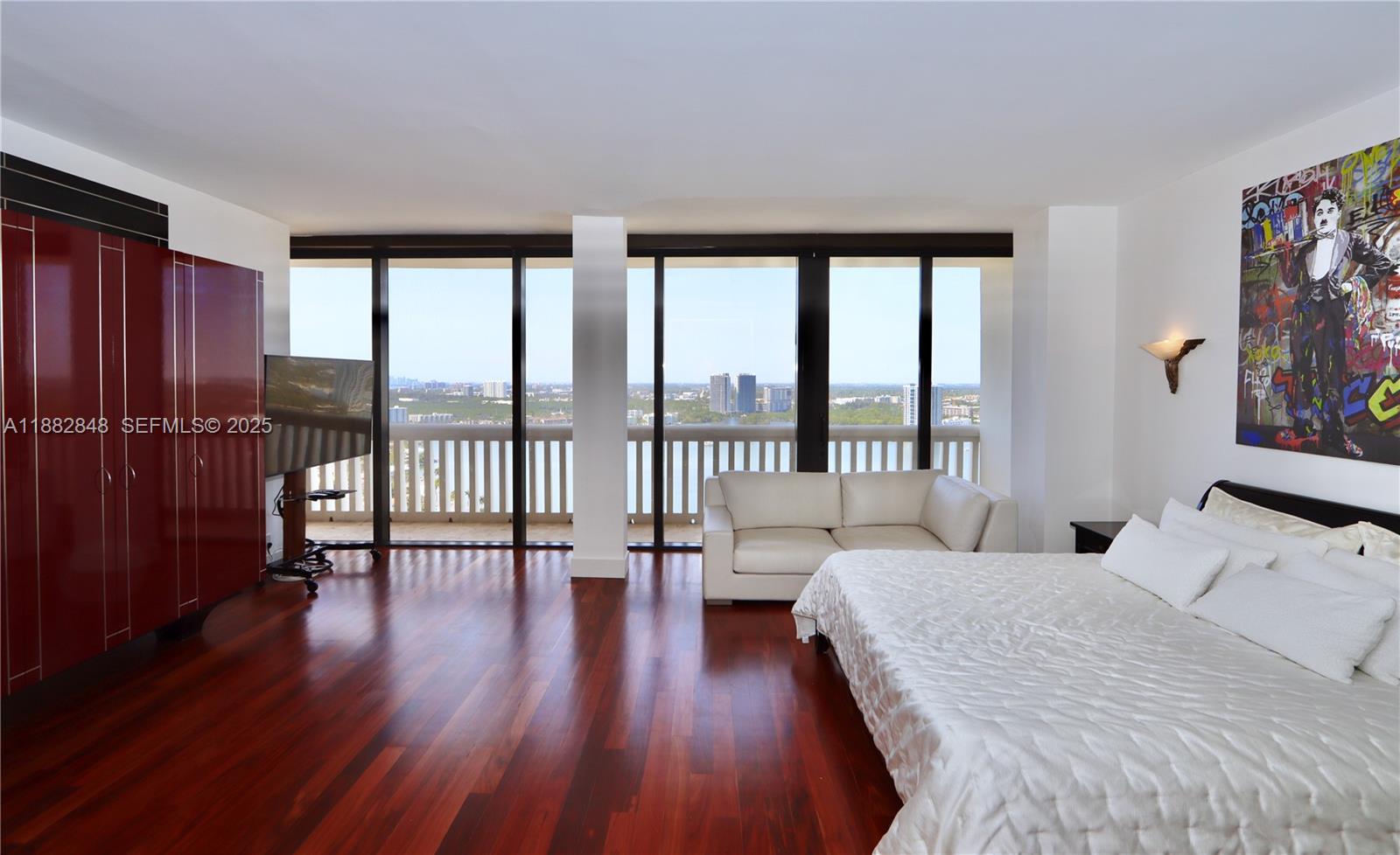 1000 Island Boulevard