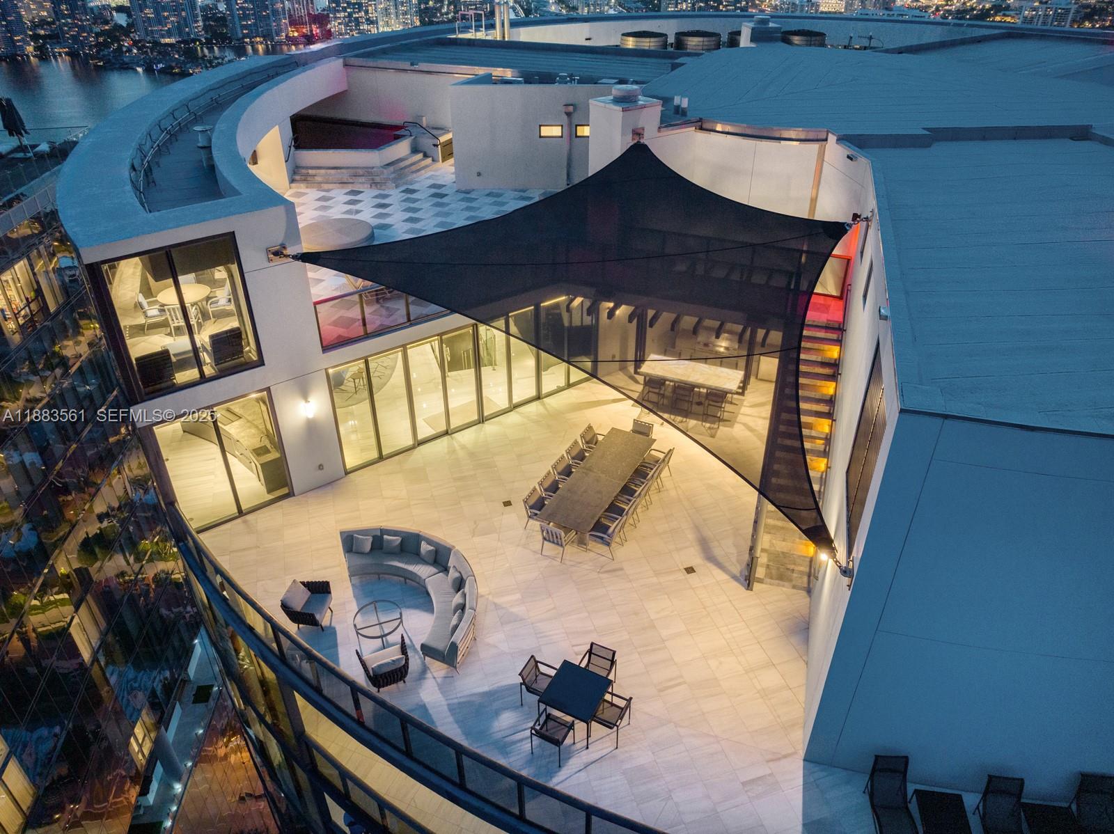Porsche Design Tower - Miami Beach Luxury Condos