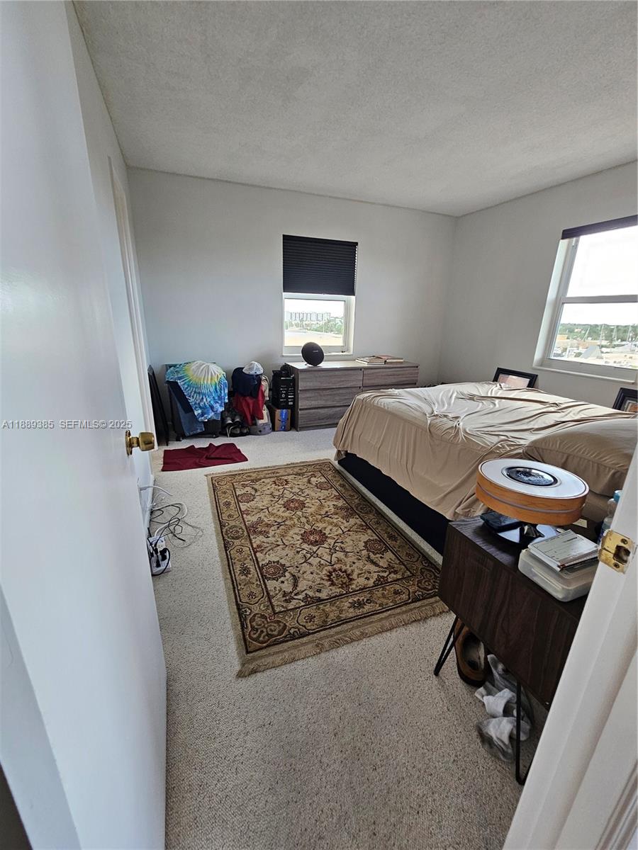 900 NE 18th Avenue