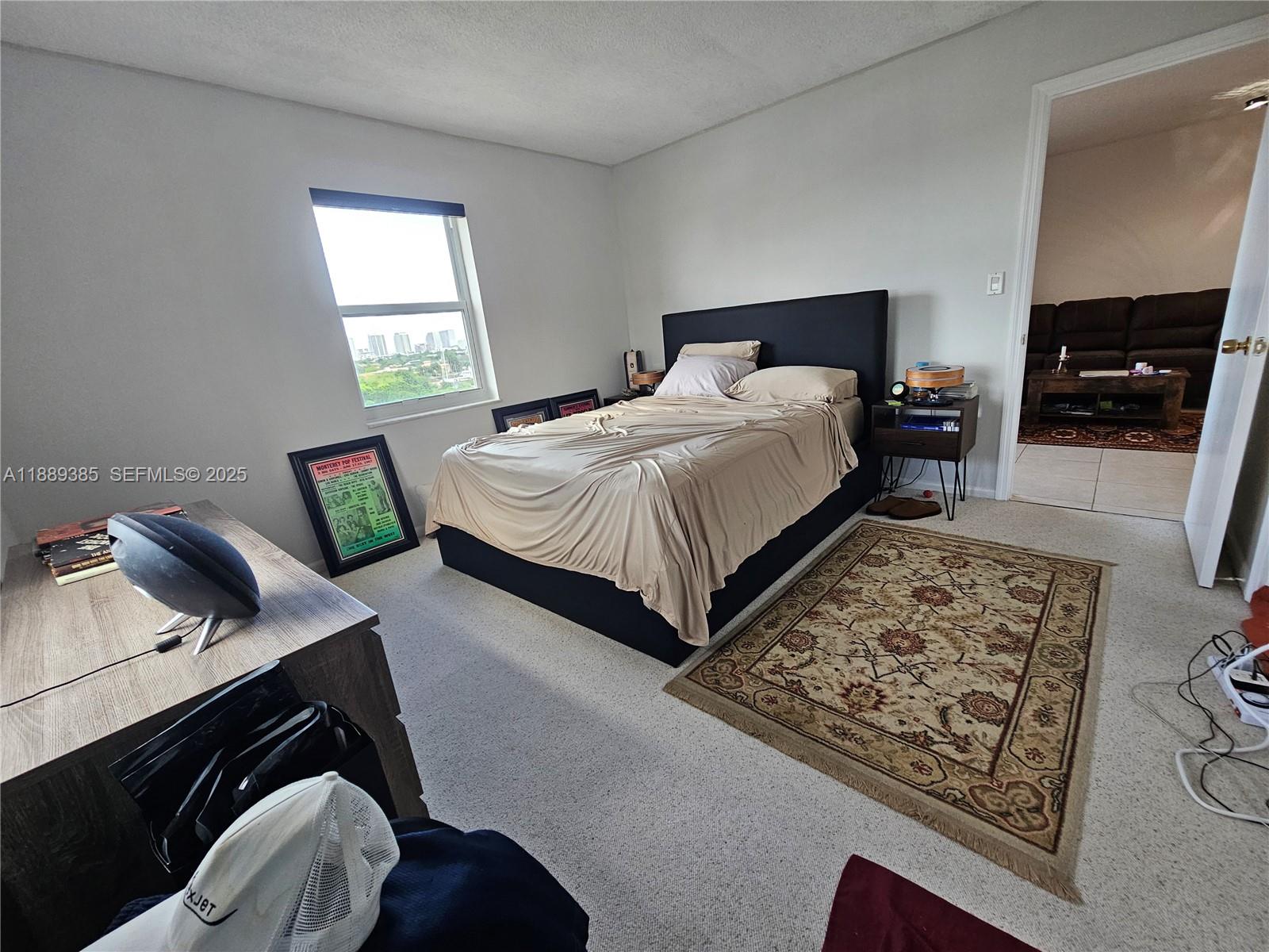 900 NE 18th Avenue