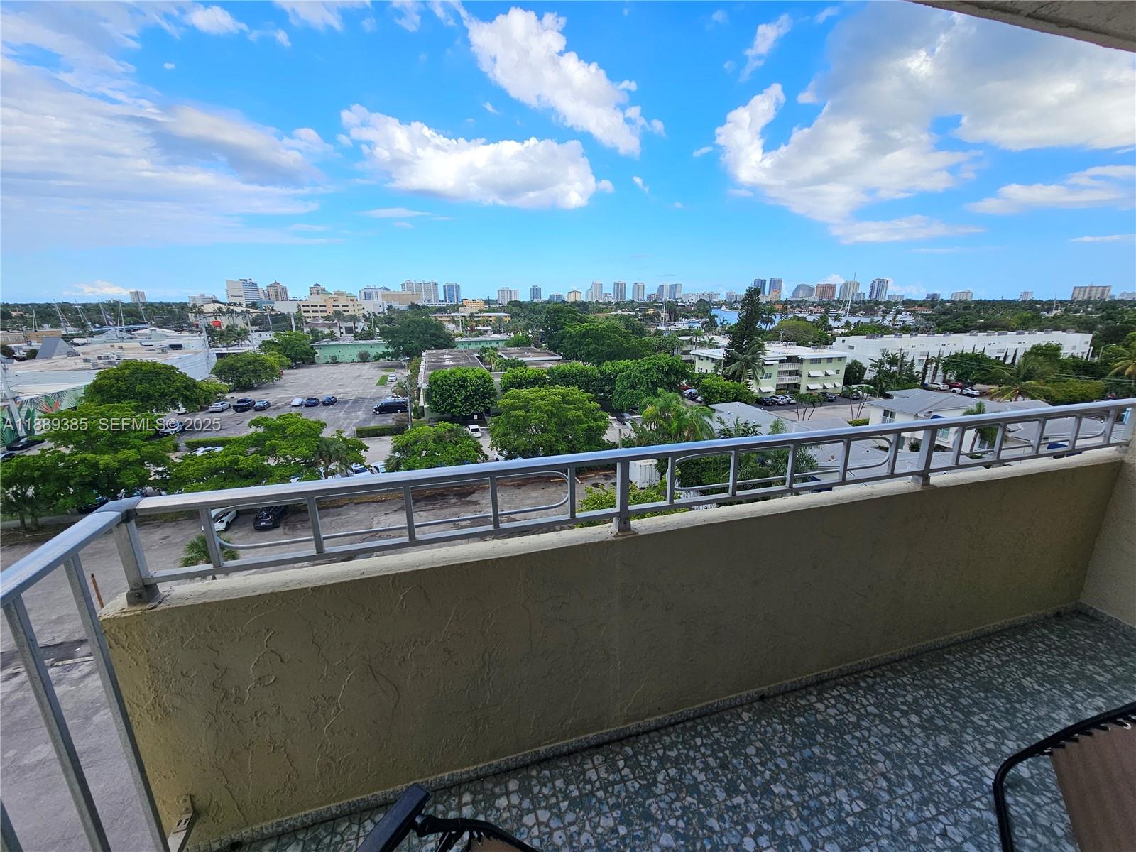900 NE 18th Avenue
