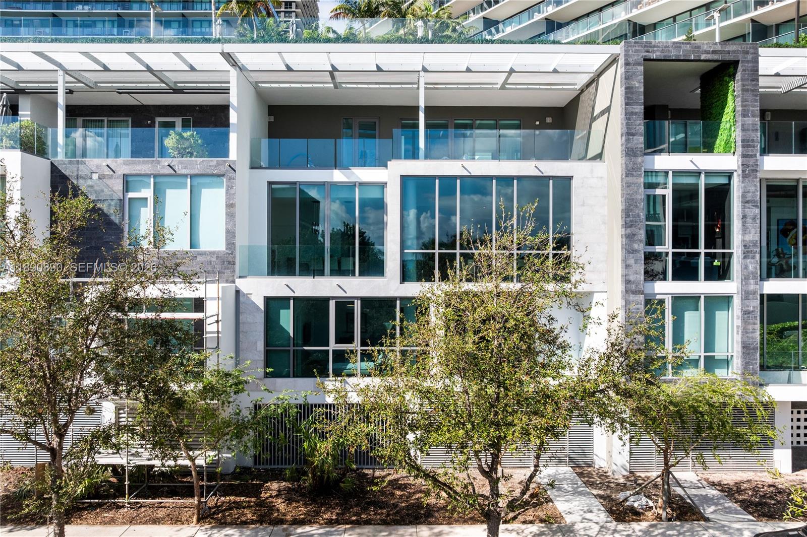 650 NE 32nd Street