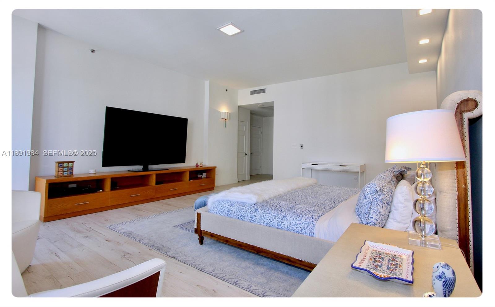 3500 Island Boulevard