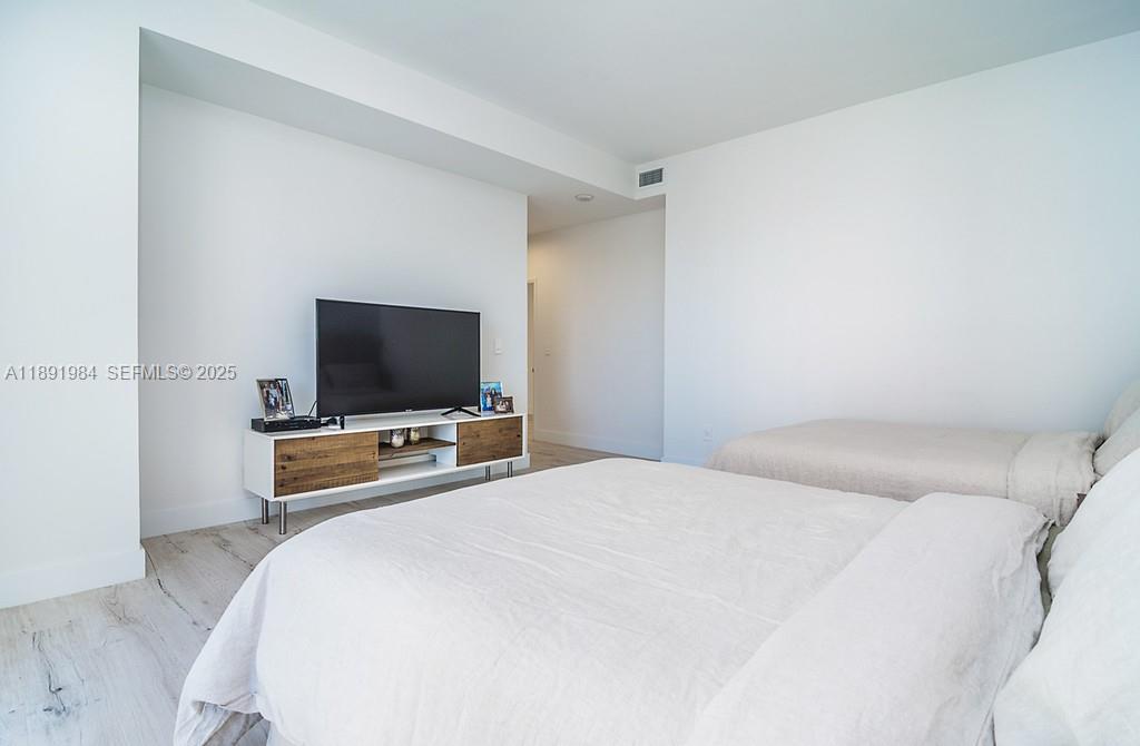 3500 Island Boulevard