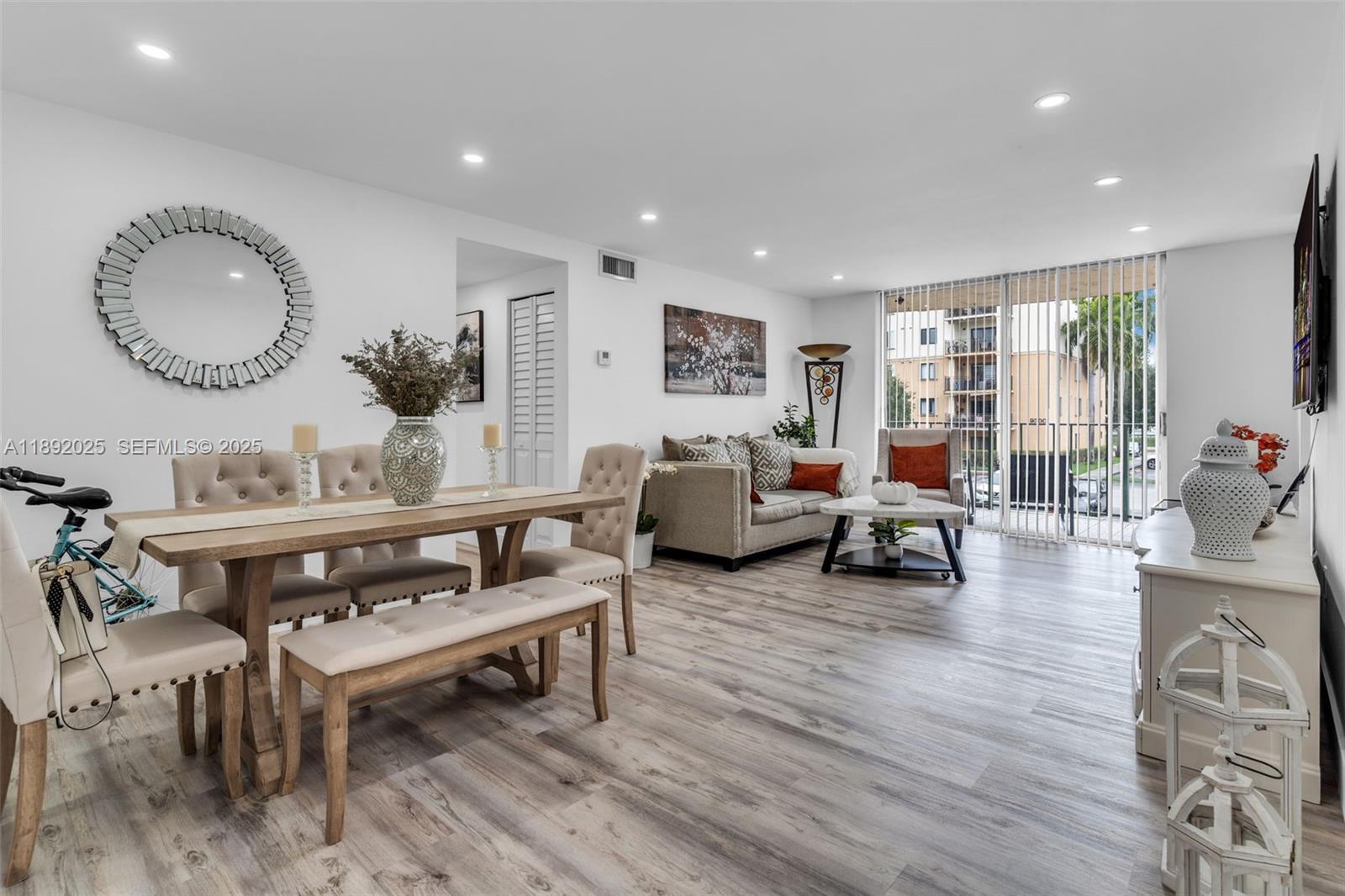 9310 Fontainebleau Boulevard