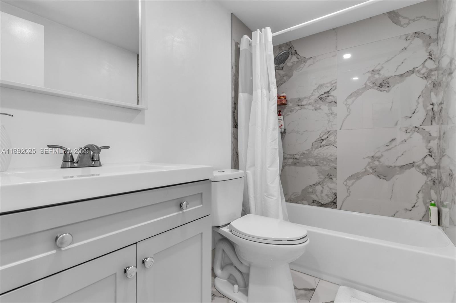 9310 Fontainebleau Boulevard