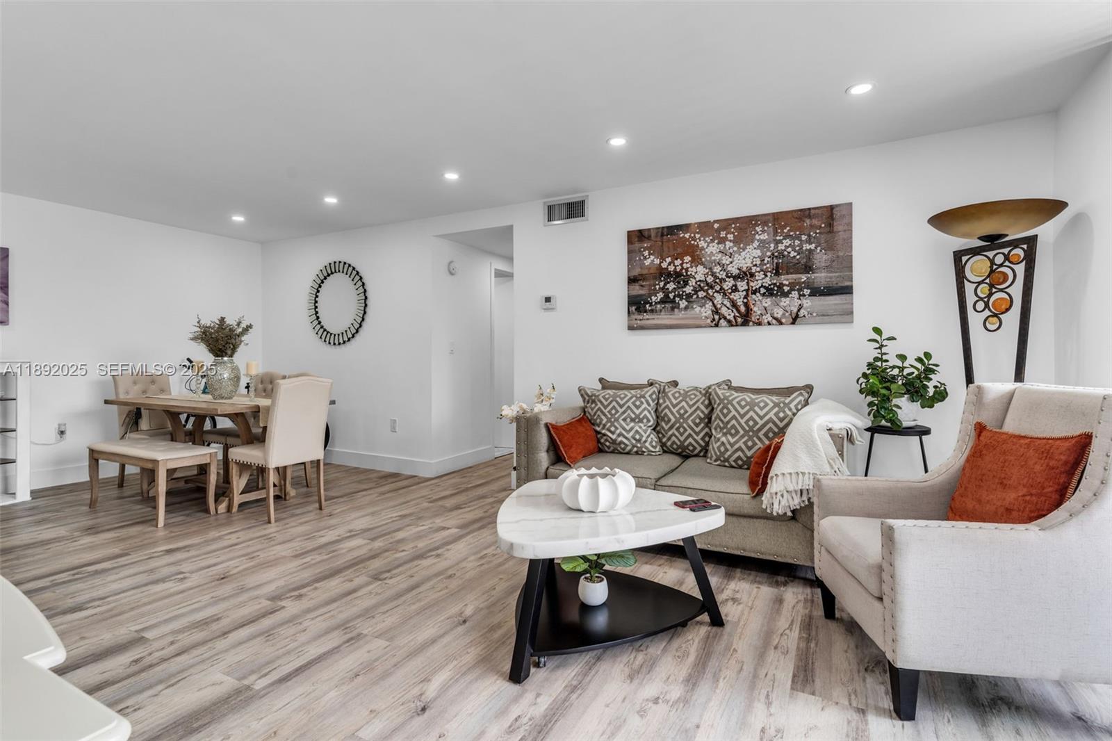 9310 Fontainebleau Boulevard