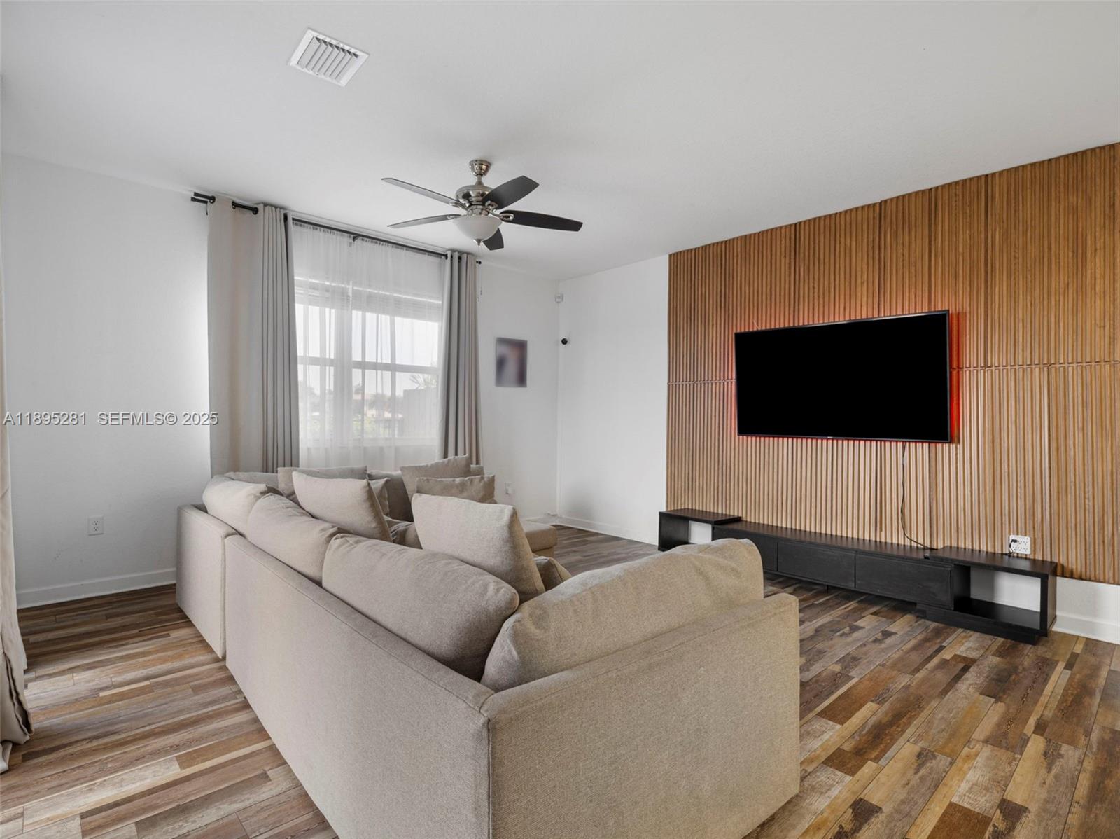 1411 SE 26th Road