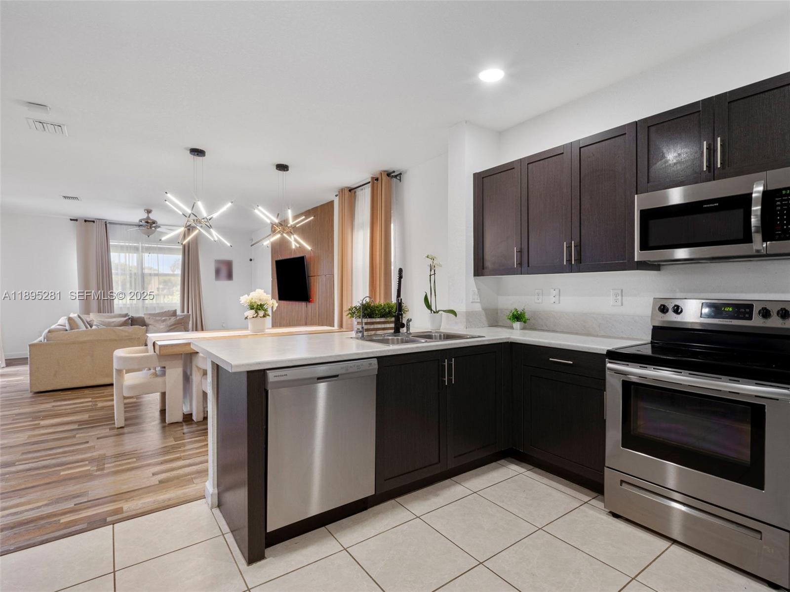 1411 SE 26th Road