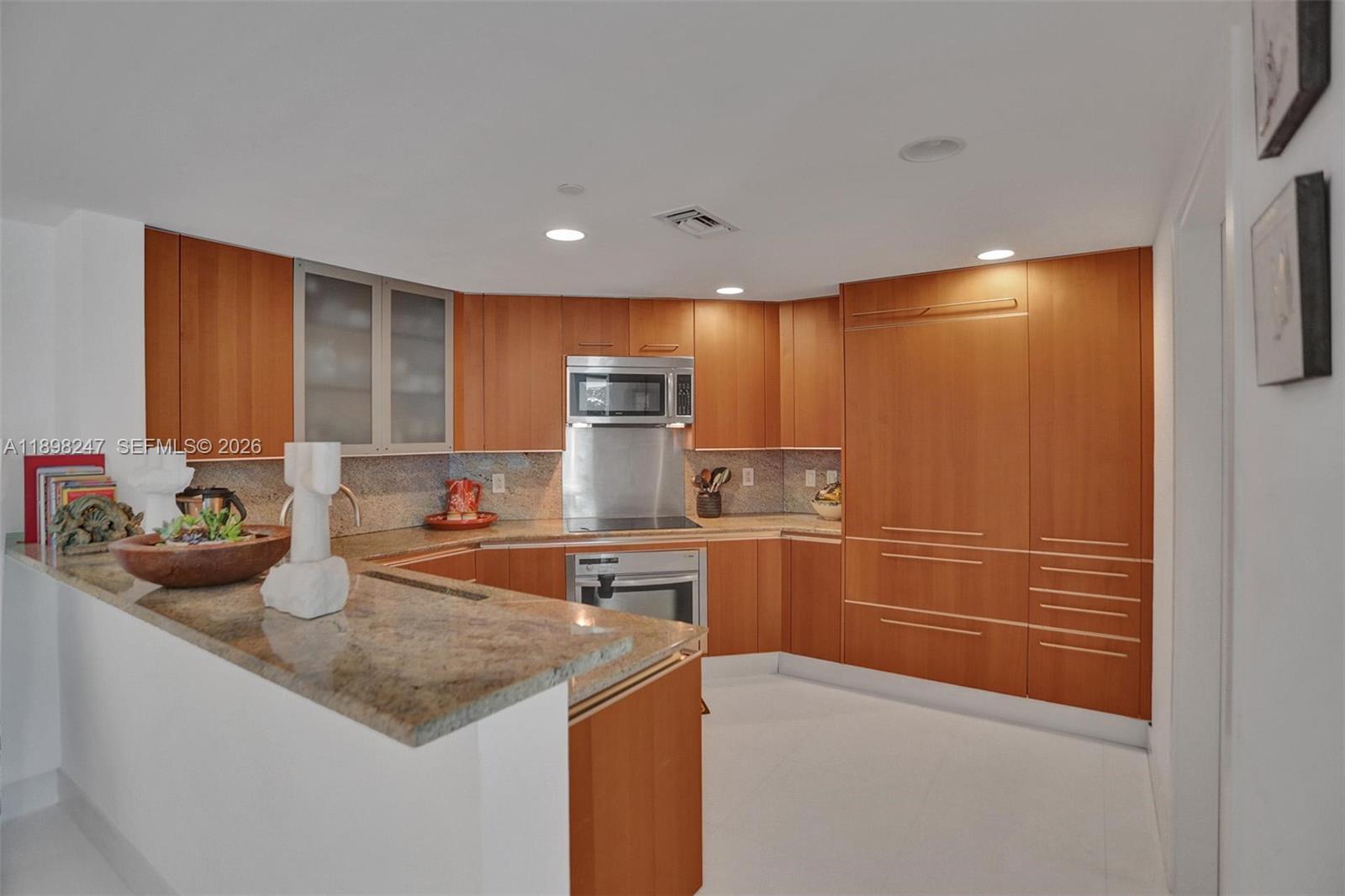 2627 S Bayshore Drive