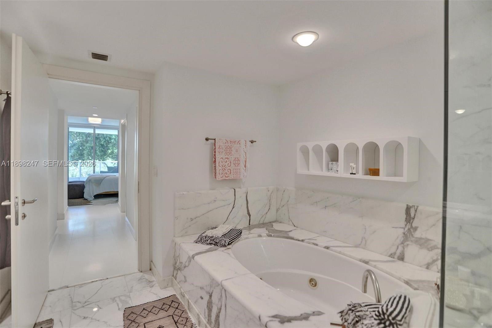 2627 S Bayshore Drive