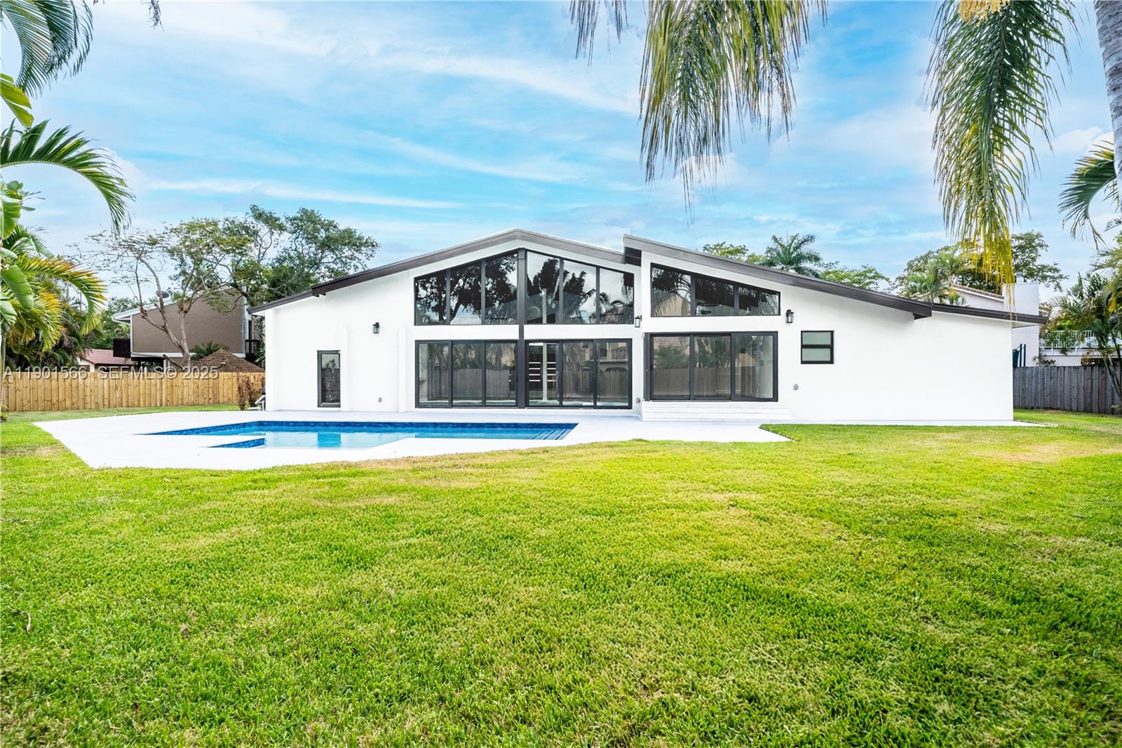 842 W Coco Plum Circle