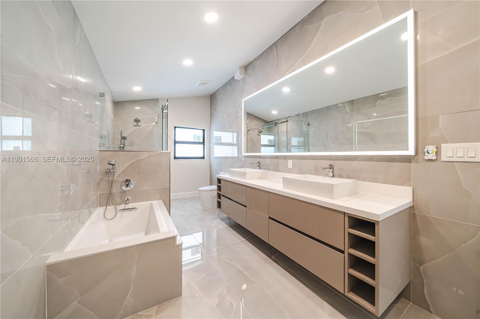 842 W Coco Plum Circle