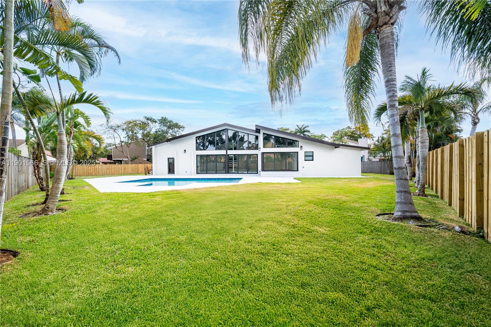 842 W Coco Plum Circle