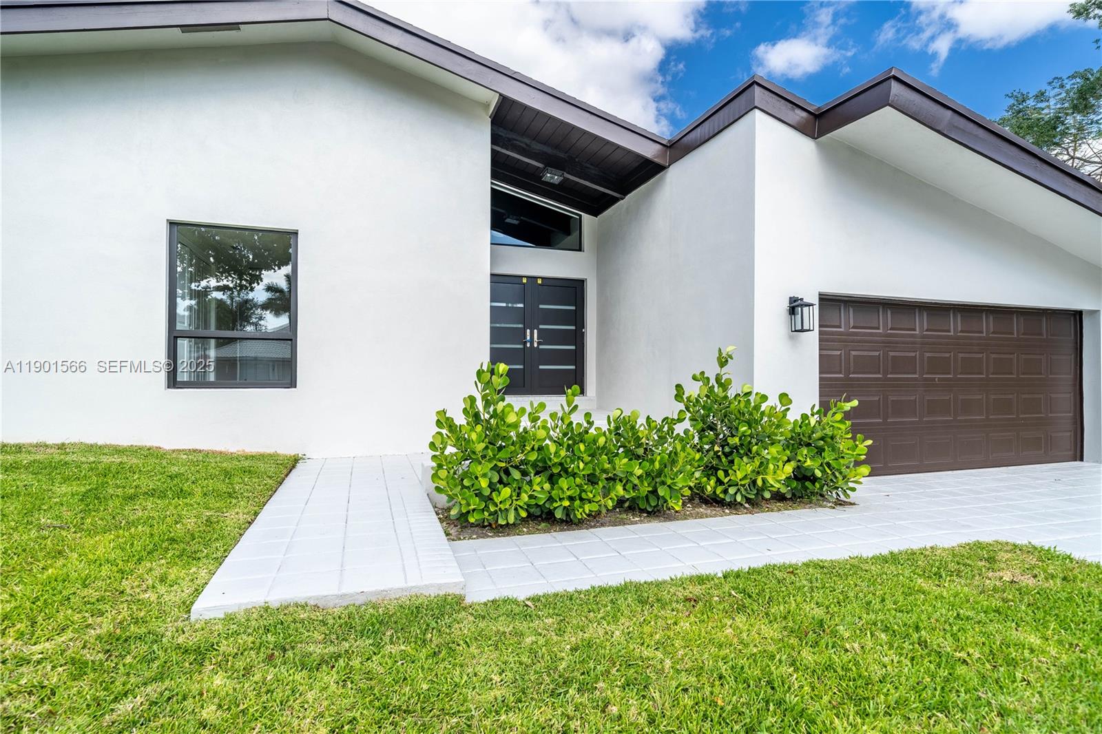 842 W Coco Plum Circle